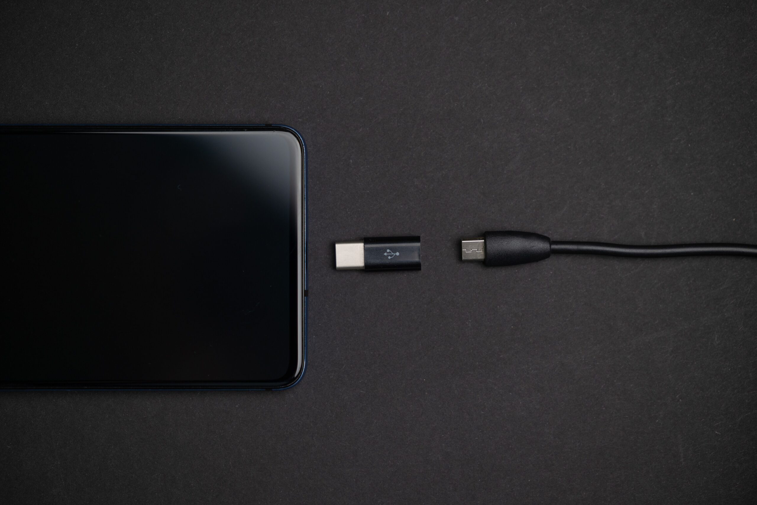 Read more about the article Risks of Public USB Charging Stations for Your Devices